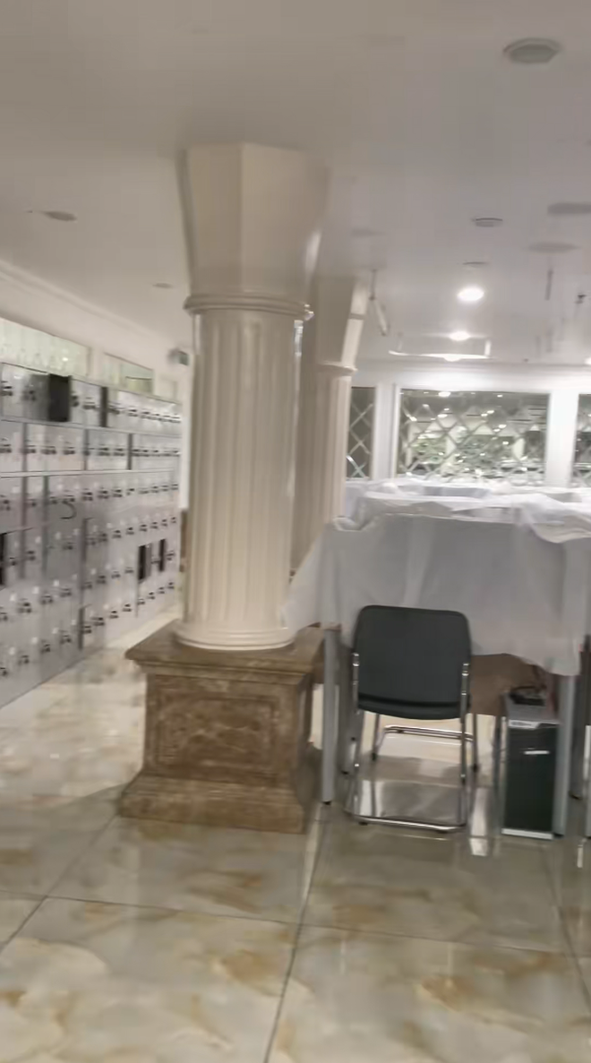 Máy móc phủ vải trắng, hàng trăm nhân viên làm thủ tục nghỉ việc khi TMV Mailisa ngừng hoạt động- Ảnh 2. Máy móc phủ vải trắng, hàng trăm nhân viên làm thủ tục nghỉ việc khi TMV Mailisa ngừng hoạt động- Ảnh 2.