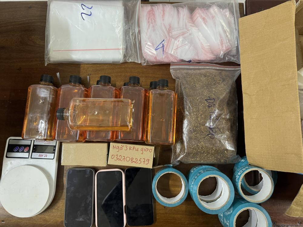 Bắt giữ cặp vợ chồng hờ sản xuất, buôn bán ma tuý qua mạng xã hội Telegram - Ảnh 2.