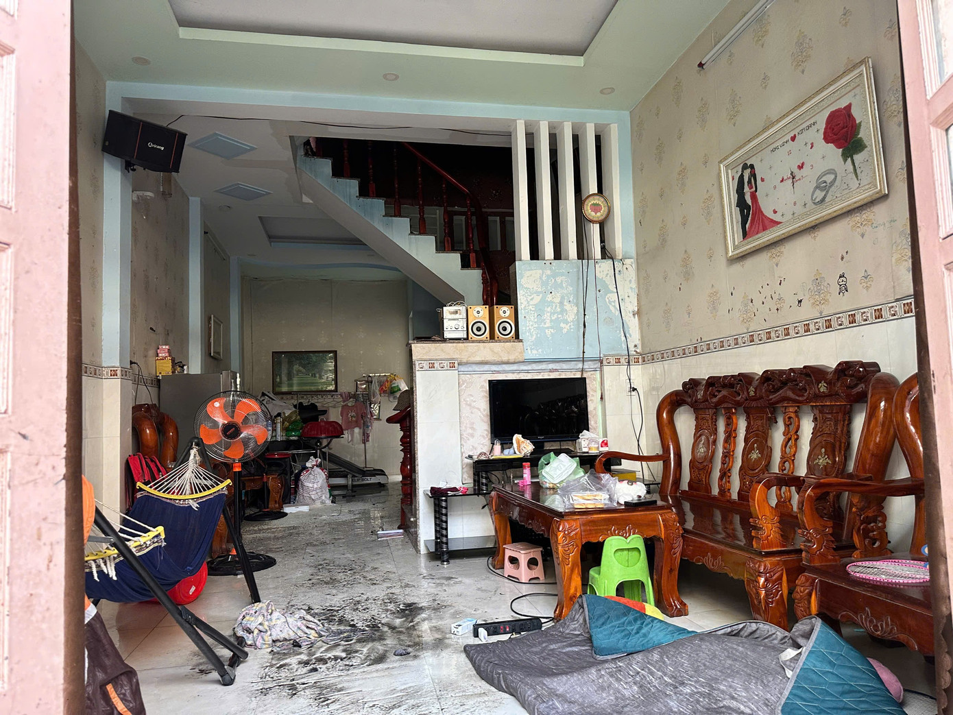 Cháy nhà ở TPHCM, bé gái 8 tuổi tử vong và 3 người bị thương - Ảnh 1.