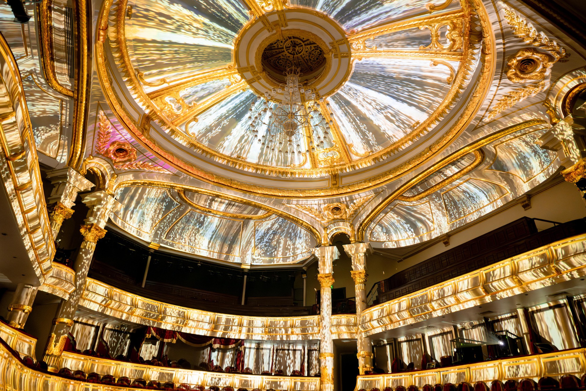 Cơ hội cuối để v&agrave;o Nh&agrave; H&aacute;t Lớn H&agrave; Nội trước khi đ&oacute;ng cửa 2 năm: Trải nghiệm c&oacute; 1-0-2 tại c&ocirc;ng tr&igrave;nh 115 tuổi- Ảnh 22.