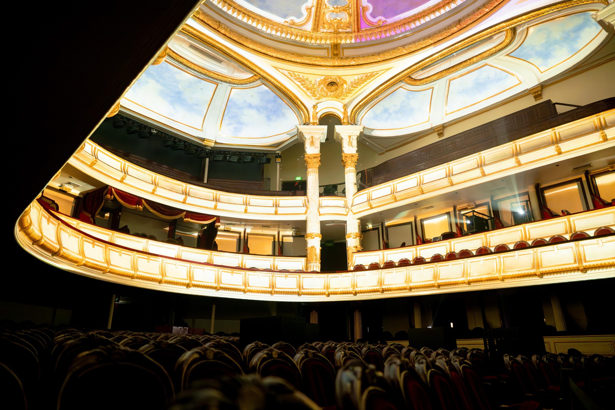 Cơ hội cuối để v&agrave;o Nh&agrave; H&aacute;t Lớn H&agrave; Nội trước khi đ&oacute;ng cửa 2 năm: Trải nghiệm c&oacute; 1-0-2 tại c&ocirc;ng tr&igrave;nh 115 tuổi- Ảnh 23.