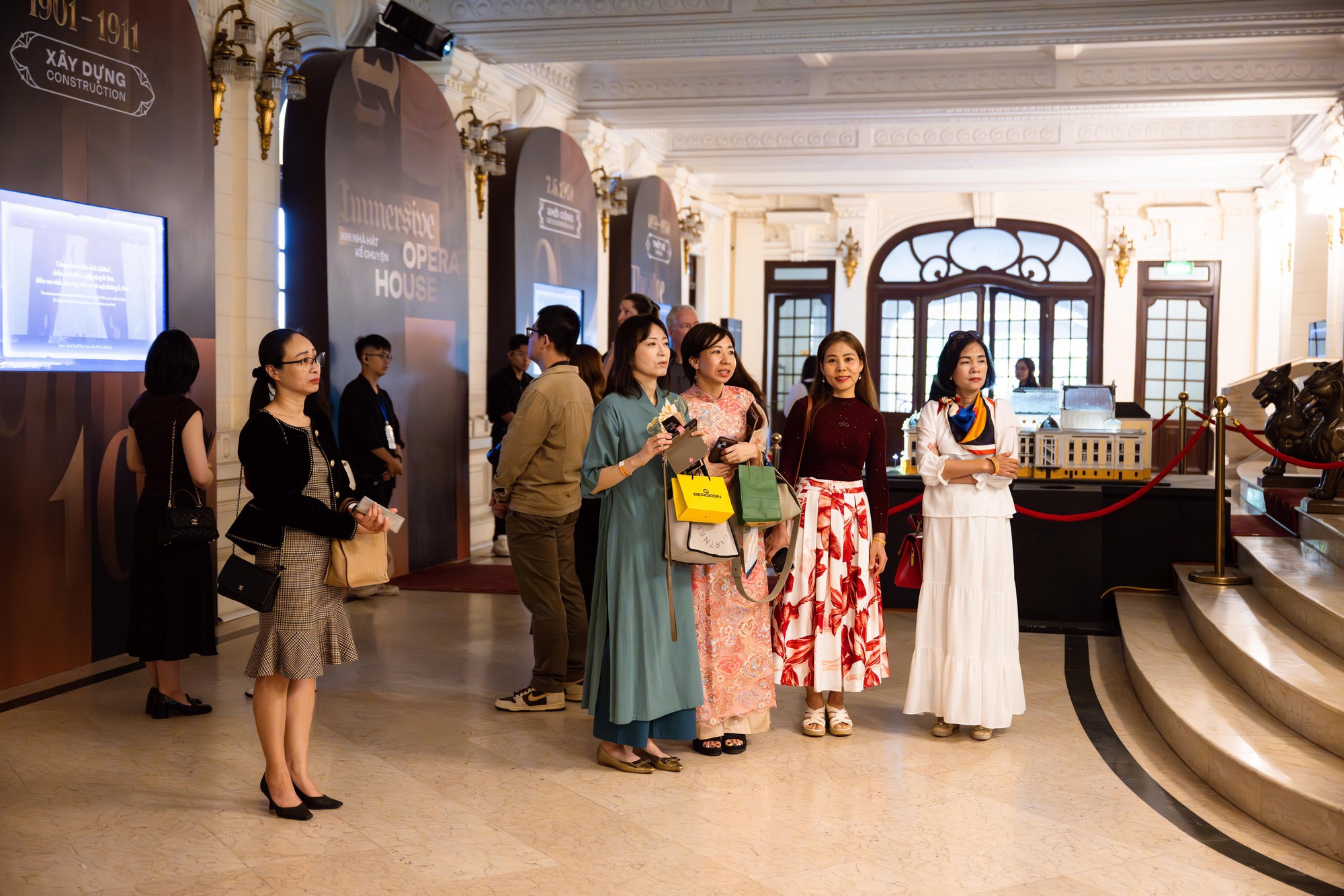 Cơ hội cuối để v&agrave;o Nh&agrave; H&aacute;t Lớn H&agrave; Nội trước khi đ&oacute;ng cửa 2 năm: Trải nghiệm c&oacute; 1-0-2 tại c&ocirc;ng tr&igrave;nh 115 tuổi- Ảnh 4.