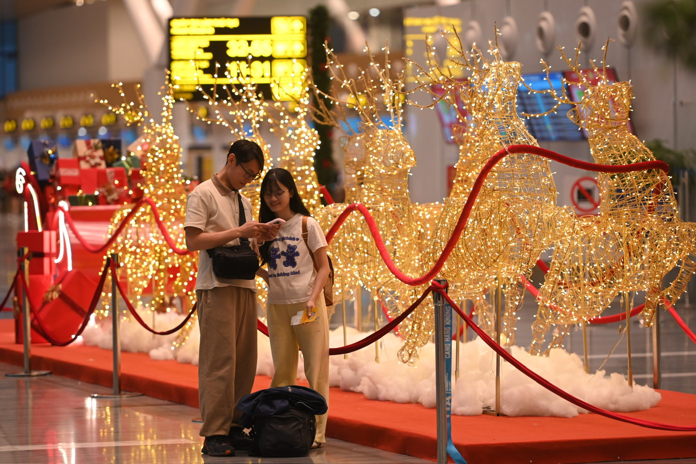 Điểm check - in Gi&aacute;ng sinh tuyệt đẹp tại nh&agrave; ga T3 Cảng H&agrave;ng kh&ocirc;ng T&acirc;n Sơn nhất - Ảnh 5.