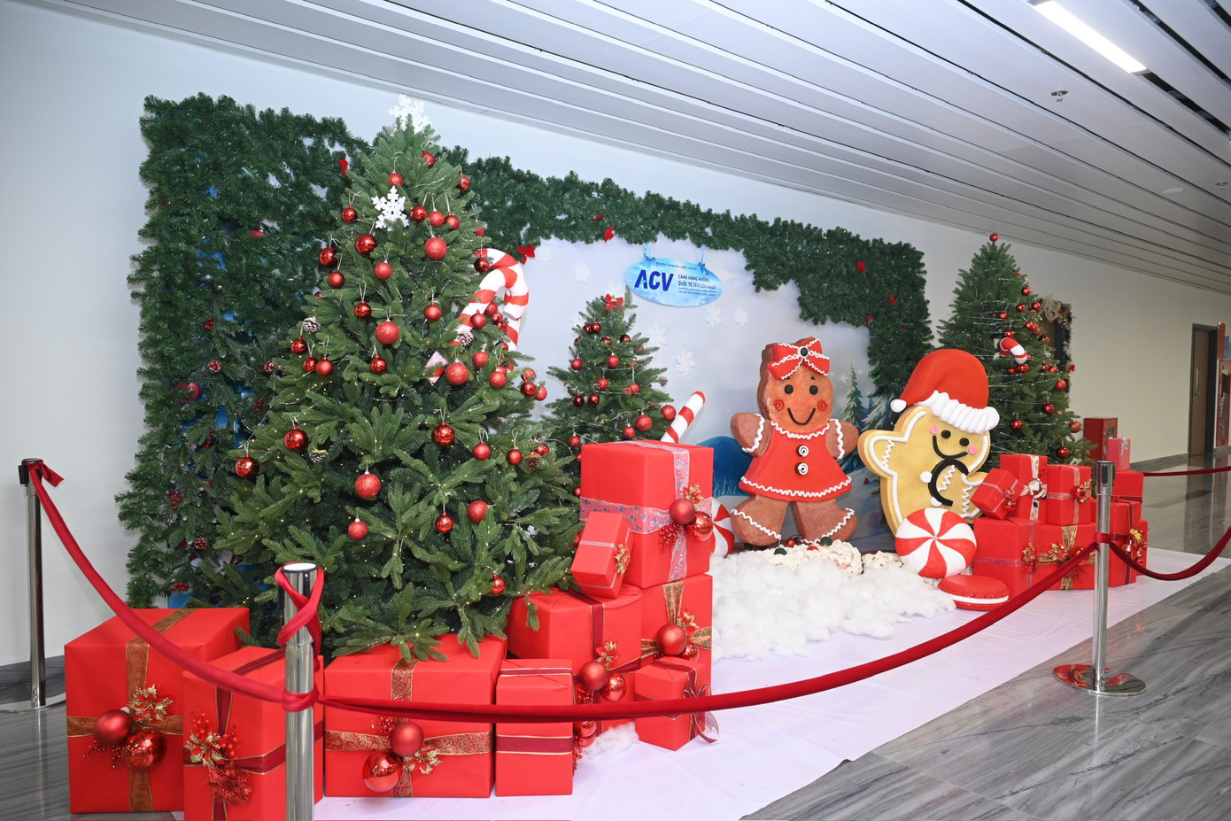 Điểm check - in Gi&aacute;ng sinh tuyệt đẹp tại nh&agrave; ga T3 Cảng H&agrave;ng kh&ocirc;ng T&acirc;n Sơn nhất - Ảnh 9.