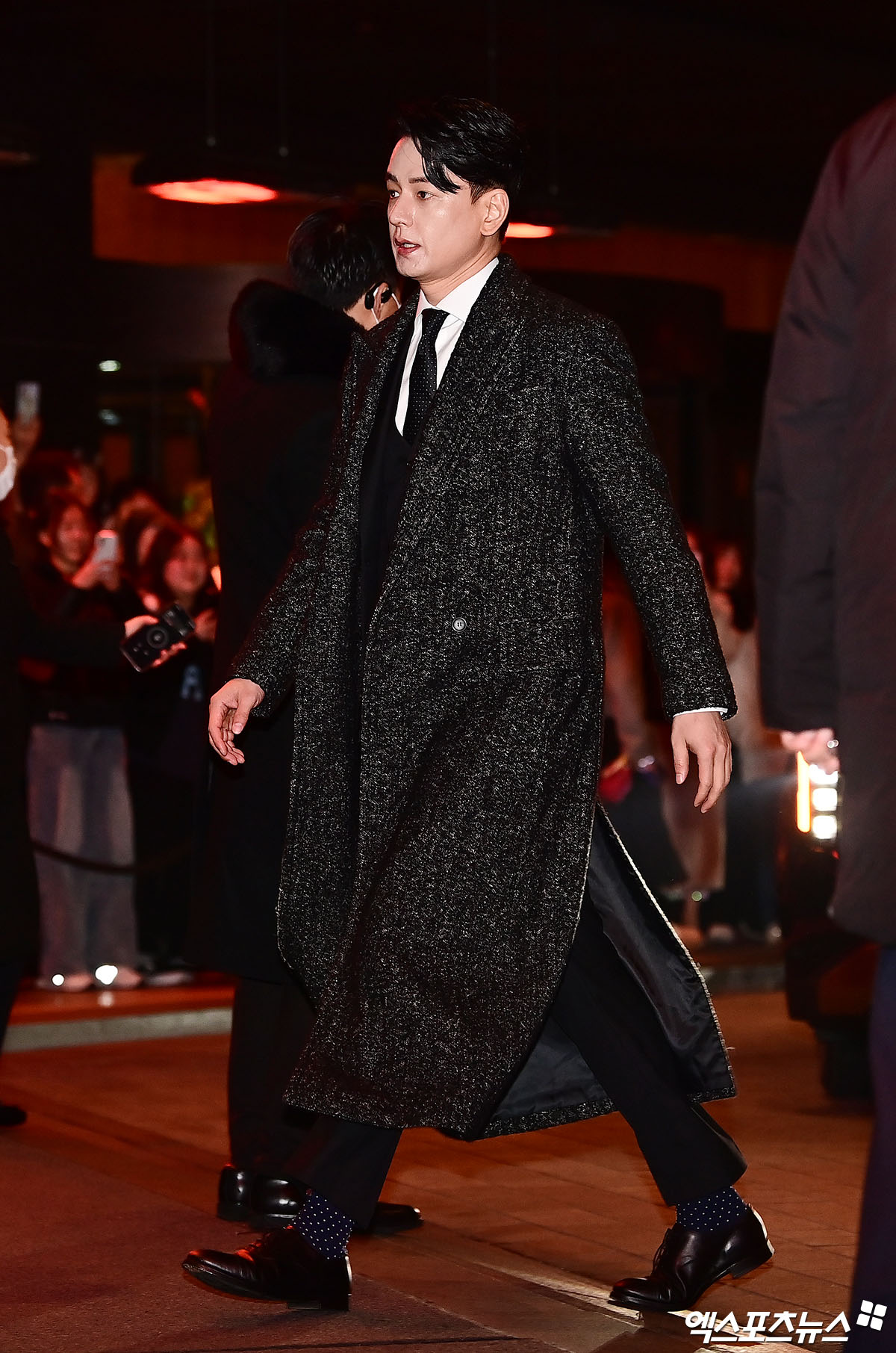 Siêu đám cưới Kim Woo Bin - Shin Min Ah: D.O. (EXO) vội vàng từ MMA chạy đến, V (BTS) - Lee Kwang Soo xuất hiện cực bảnh- Ảnh 14. Siêu đám cưới Kim Woo Bin - Shin Min Ah: D.O. (EXO) vội vàng từ MMA chạy đến, V (BTS) - Lee Kwang Soo xuất hiện cực bảnh- Ảnh 14.