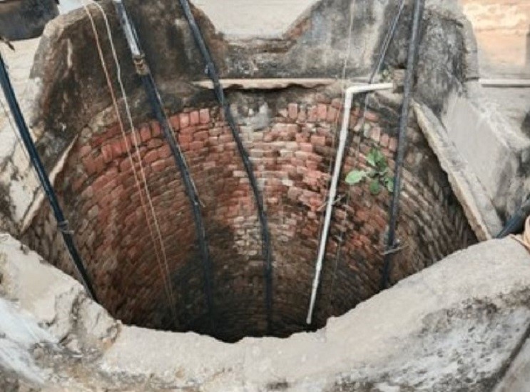 C&atilde;i nhau với chị d&acirc;u, người phụ nữ nhảy xuống giếng c&ugrave;ng 5 đứa con - Ảnh 1.