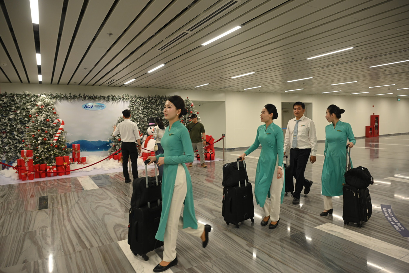 Điểm check - in Gi&aacute;ng sinh tuyệt đẹp tại nh&agrave; ga T3 Cảng H&agrave;ng kh&ocirc;ng T&acirc;n Sơn nhất - Ảnh 1.