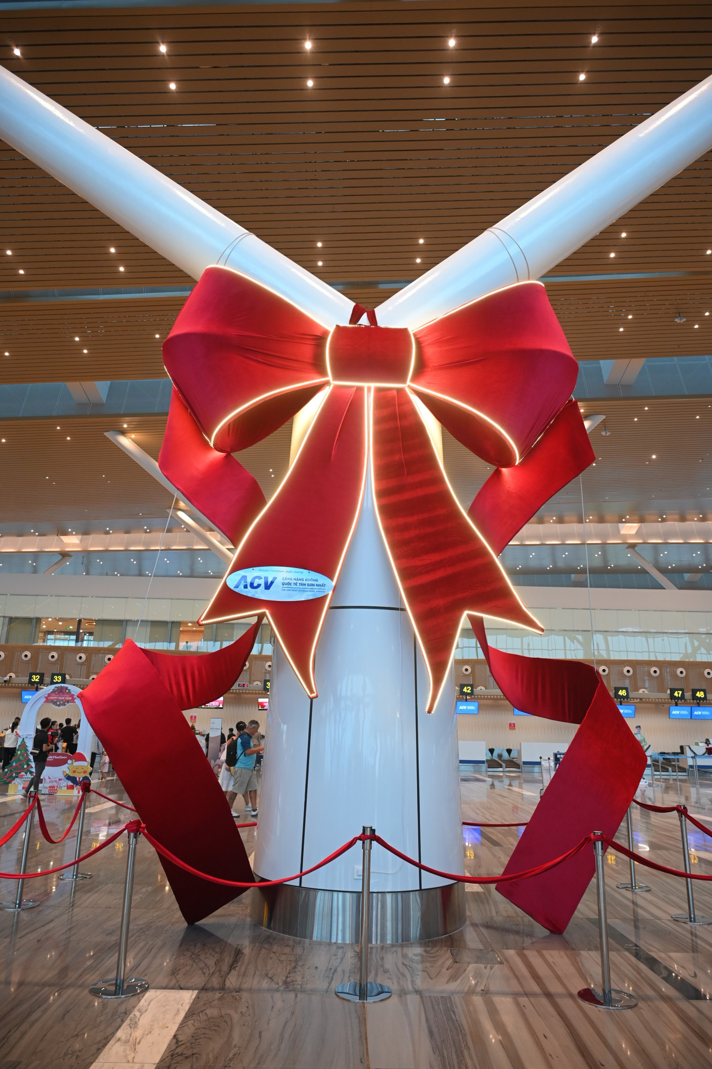 Điểm check - in Gi&aacute;ng sinh tuyệt đẹp tại nh&agrave; ga T3 Cảng H&agrave;ng kh&ocirc;ng T&acirc;n Sơn nhất - Ảnh 4.