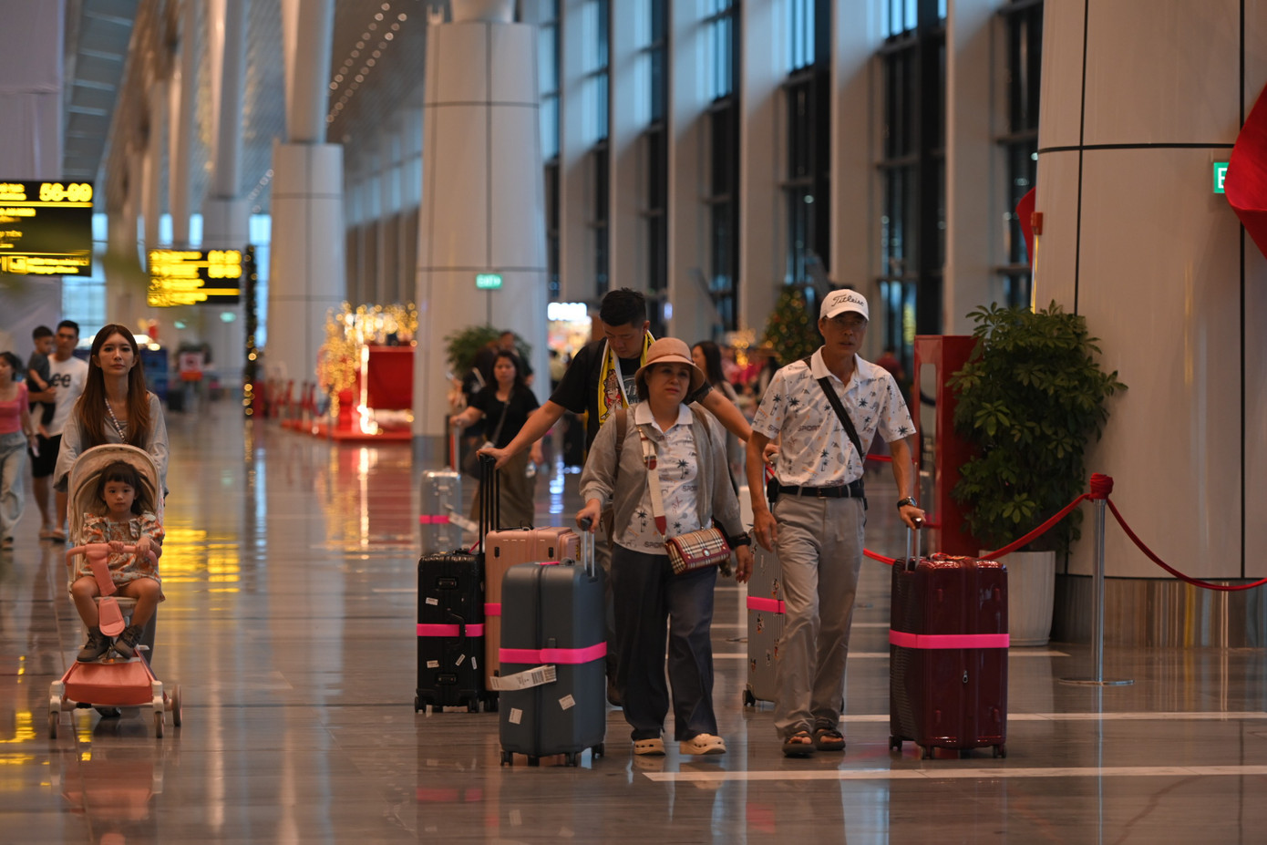 Điểm check - in Gi&aacute;ng sinh tuyệt đẹp tại nh&agrave; ga T3 Cảng H&agrave;ng kh&ocirc;ng T&acirc;n Sơn nhất - Ảnh 7.