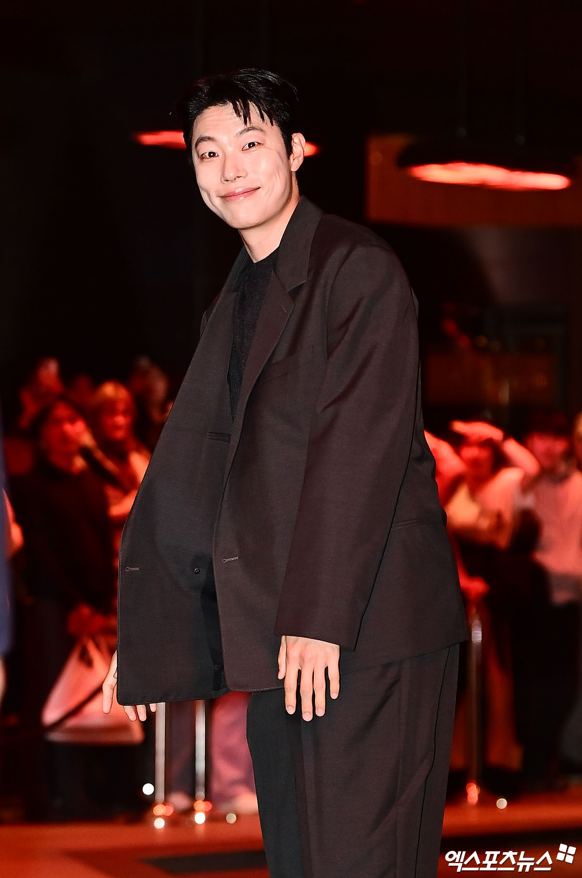 Siêu đám cưới Kim Woo Bin - Shin Min Ah: D.O. (EXO) vội vàng từ MMA chạy đến, V (BTS) - Lee Kwang Soo xuất hiện cực bảnh- Ảnh 12. Siêu đám cưới Kim Woo Bin - Shin Min Ah: D.O. (EXO) vội vàng từ MMA chạy đến, V (BTS) - Lee Kwang Soo xuất hiện cực bảnh- Ảnh 12.