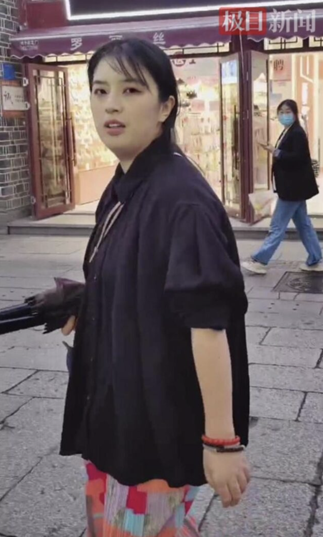 Giảm 20kg sau khi bị người nổi tiếng ch&ecirc; b&eacute;o xấu, c&ocirc; g&aacute;i giờ được v&iacute; với đại mỹ nh&acirc;n Hong Kong- Ảnh 3.