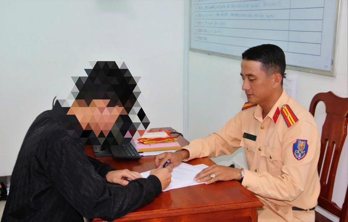 Xử phạt thiếu ni&ecirc;n &ldquo; l&agrave;m xiếc &rdquo; mừng U22 Việt Nam gi&agrave;nh huy v&agrave;ng SEA Games 33 - Ảnh 2.