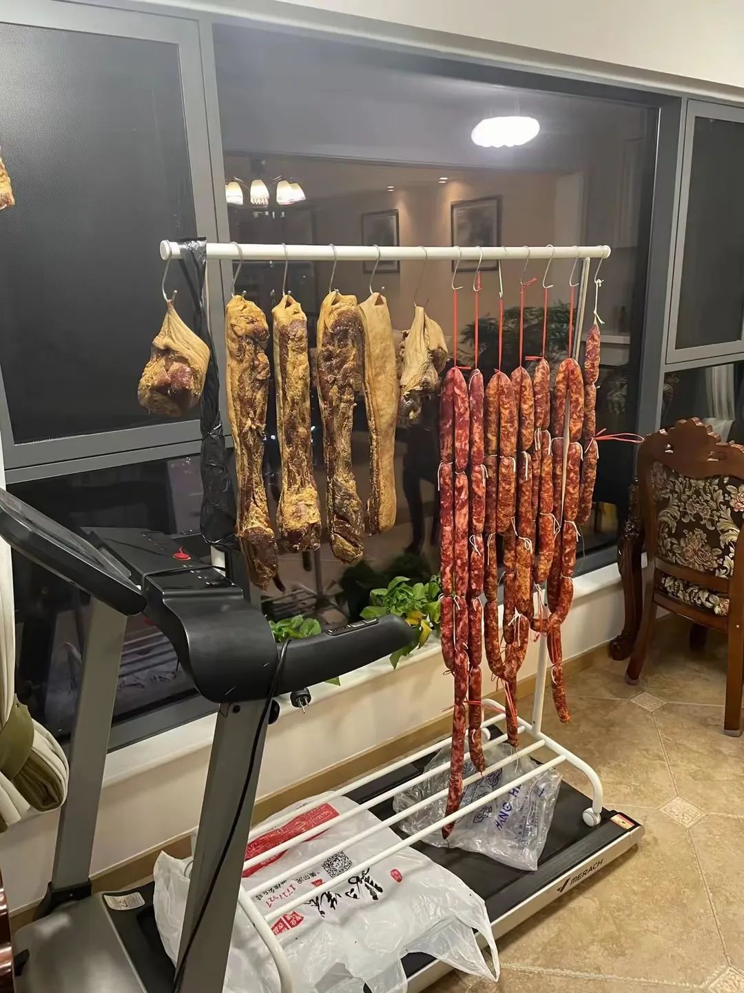 7 m&oacute;n đồ nh&igrave;n th&igrave; sang nhưng cực khổ khi vứt bỏ, t&ocirc;i mất cả năm mới dọn hết - Ảnh 6.