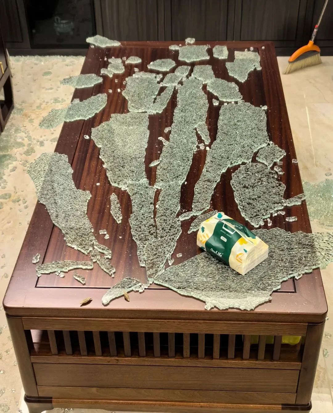 7 m&oacute;n đồ nh&igrave;n th&igrave; sang nhưng cực khổ khi vứt bỏ, t&ocirc;i mất cả năm mới dọn hết - Ảnh 1.