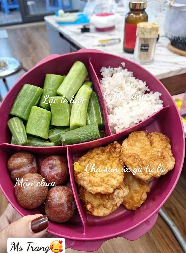 9 th&aacute;ng mang hộp cơm kiểu n&agrave;y đi l&agrave;m, mẹ 2 con giảm 15kg trong sự ngỡ ng&agrave;ng - Ảnh 7.