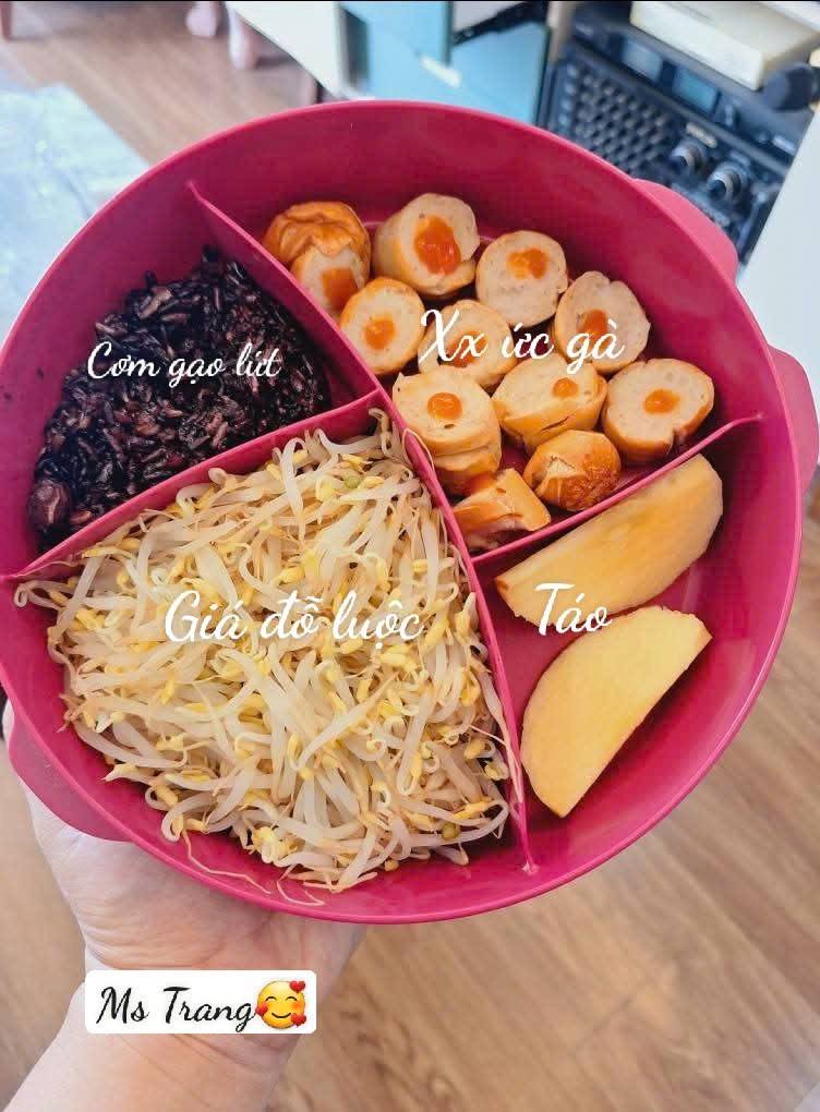 9 th&aacute;ng mang hộp cơm kiểu n&agrave;y đi l&agrave;m, mẹ 2 con giảm 15kg trong sự ngỡ ng&agrave;ng - Ảnh 10.