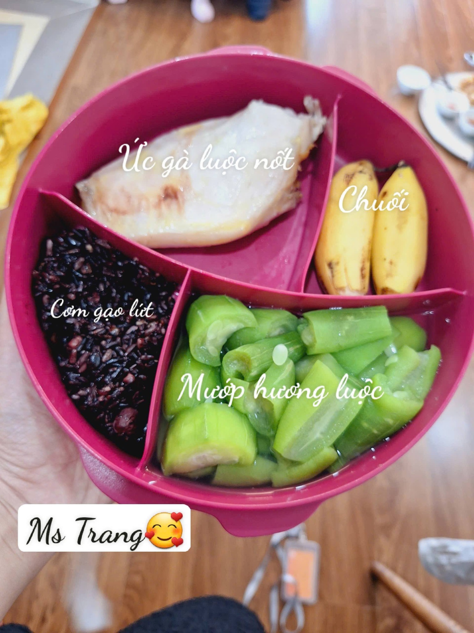 9 th&aacute;ng mang hộp cơm kiểu n&agrave;y đi l&agrave;m, mẹ 2 con giảm 15kg trong sự ngỡ ng&agrave;ng - Ảnh 6.