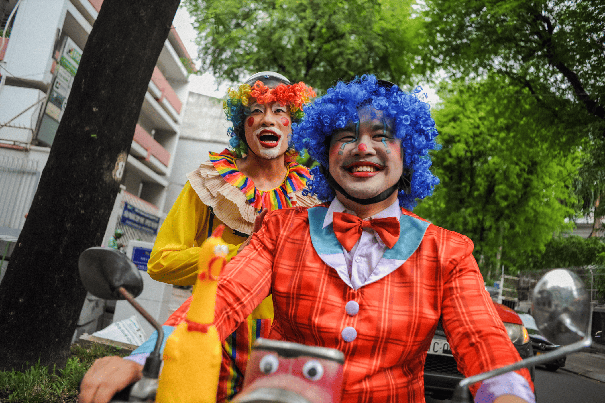 Hậu trường phim Con Kể Ba Nghe: Kiều Minh Tuấn v&agrave; những b&iacute; mật chưa Kể - Ảnh 2.