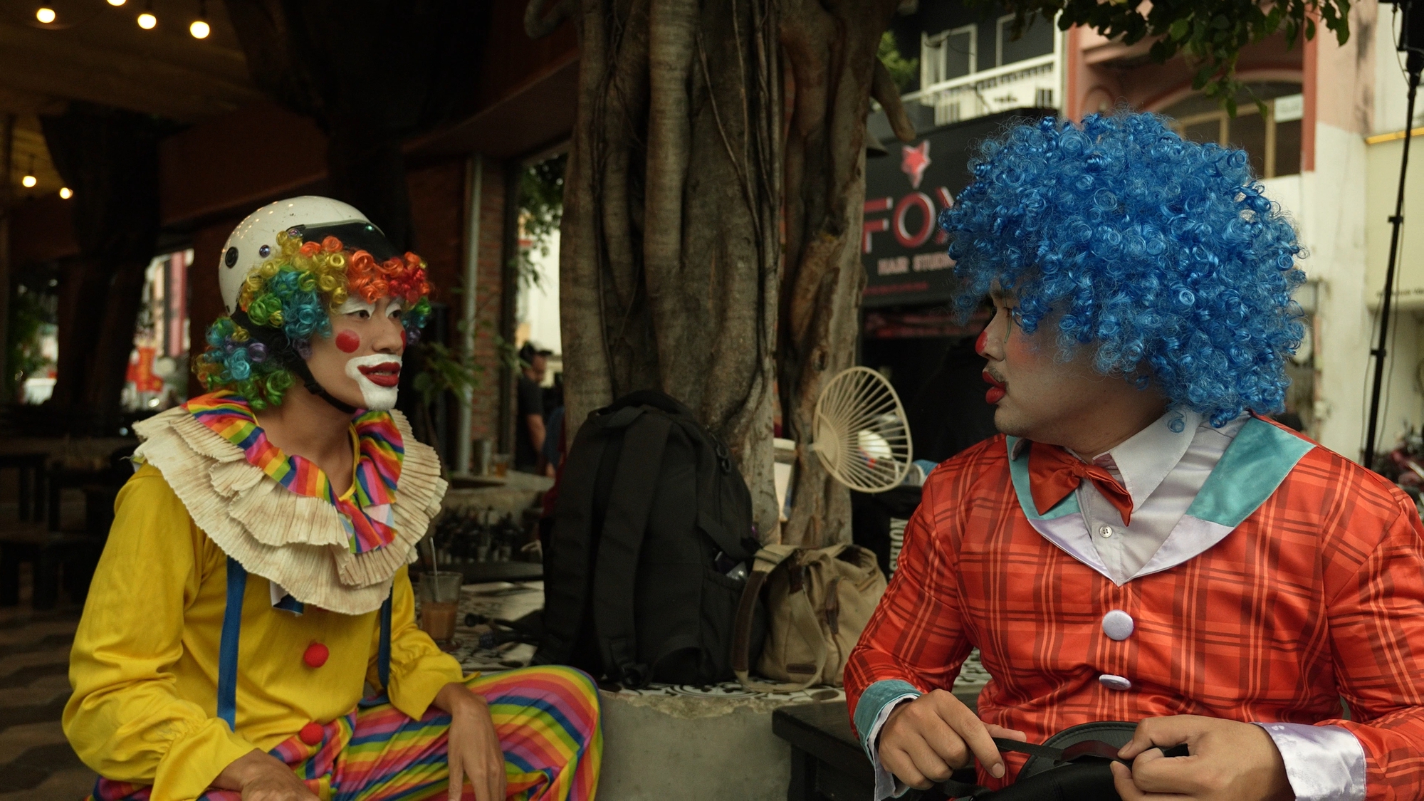 Hậu trường phim Con Kể Ba Nghe: Kiều Minh Tuấn v&agrave; những b&iacute; mật chưa Kể - Ảnh 7.