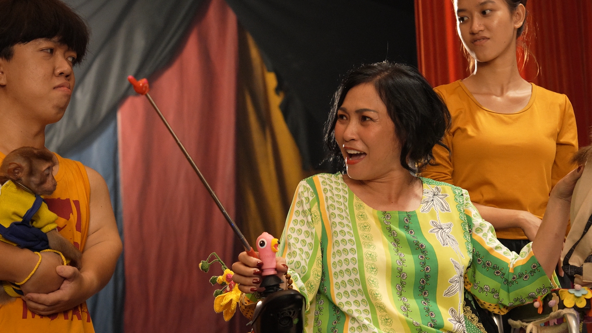 Hậu trường phim Con Kể Ba Nghe: Kiều Minh Tuấn v&agrave; những b&iacute; mật chưa Kể - Ảnh 5.