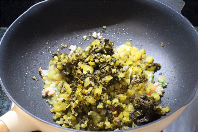 Dưa cải muối chua xào thịt băm - món ăn dễ làm , hết veo cả nồi cơm - Ảnh 4.