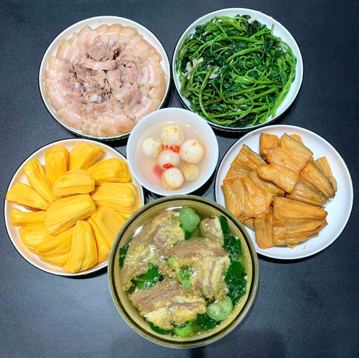 Đầu th&aacute;ng &acirc;m n&ecirc;n ăn g&igrave; để cả th&aacute;ng l&agrave;m đ&acirc;u tr&ocirc;i đ&oacute;? Kh&ocirc;ng phải m&ecirc; t&iacute;n m&agrave; l&agrave; c&aacute;ch người xưa giữ nhịp sống ổn định- Ảnh 1.