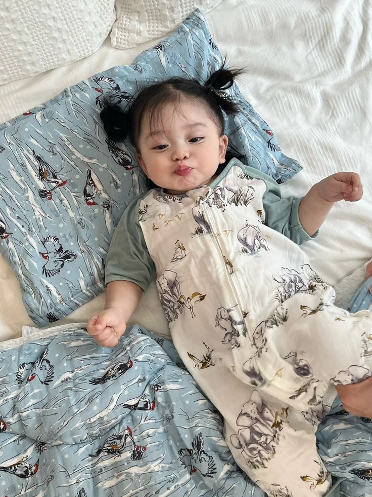 M&ugrave;a đ&ocirc;ng nhưng nửa n&oacute;ng nửa lạnh khiến nhiều mẹ bỉm hoang mang kh&ocirc;ng biết mặc đồ ngủ thế n&agrave;o cho con- Ảnh 1.