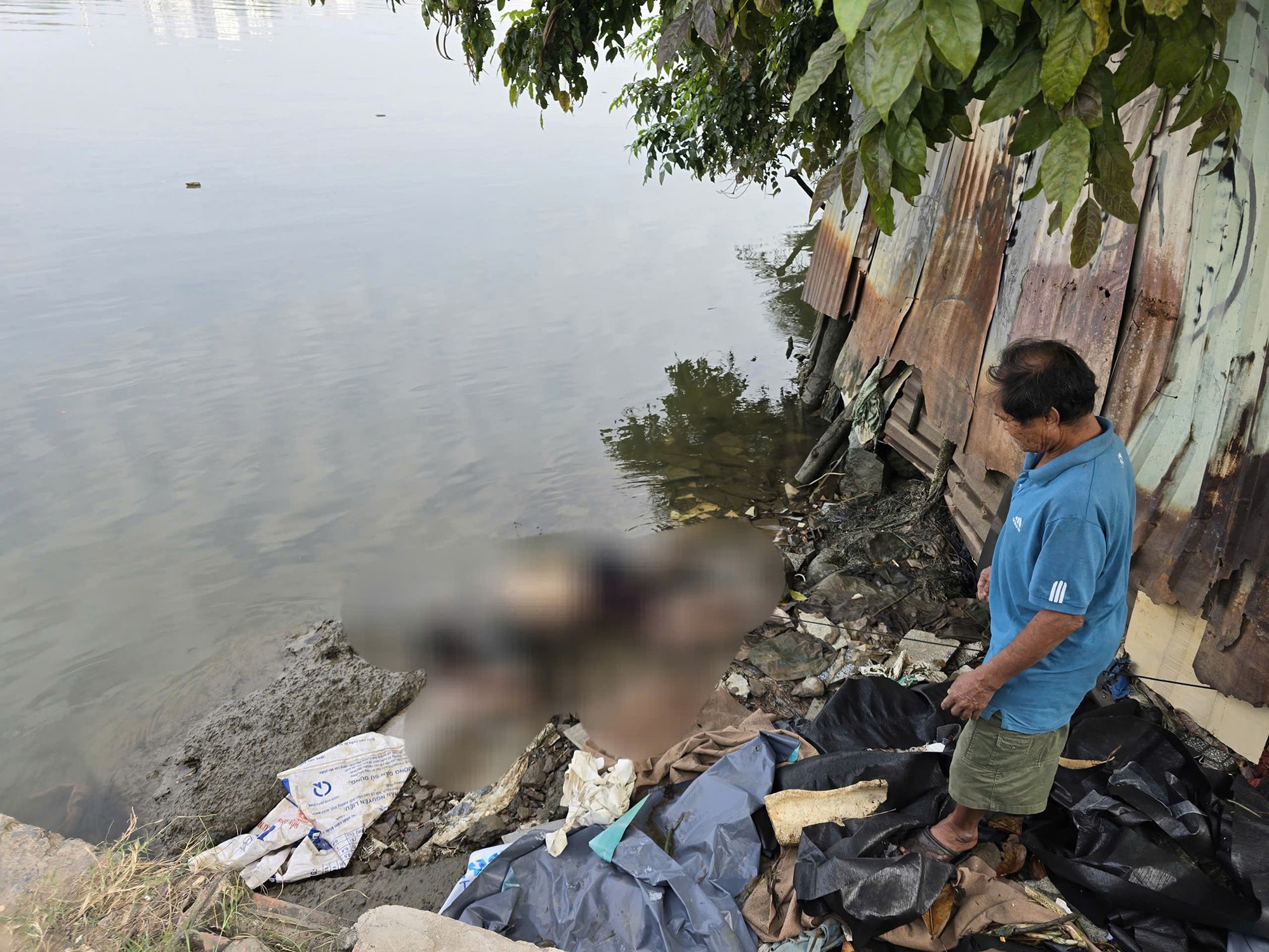 Ph&aacute;t hiện thi thể người tr&ecirc;n s&ocirc;ng S&agrave;i G&ograve;n: Vụ việc g&acirc;y chấn động cộng đồng - Ảnh 1.