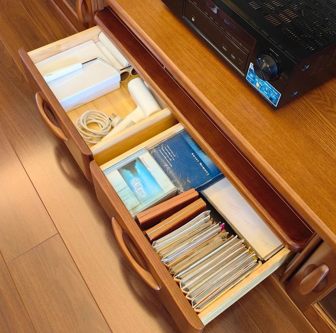 T&ocirc;i từng nghĩ nh&agrave; m&igrave;nh sạch rồi - cho đến khi thấy c&aacute;ch một phụ nữ 60 tuổi dọn nh&agrave;: Sạch đến mức &ldquo;cho&aacute;ng&rdquo;, t&ocirc;i xấu hổ thật sự - Ảnh 12.