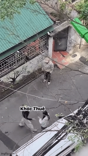 Người phụ nữ đ&aacute;nh đập nữ sinh quỳ xin lỗi: Sự thật bất ngờ về Phương Thị Nga - Ảnh 2.