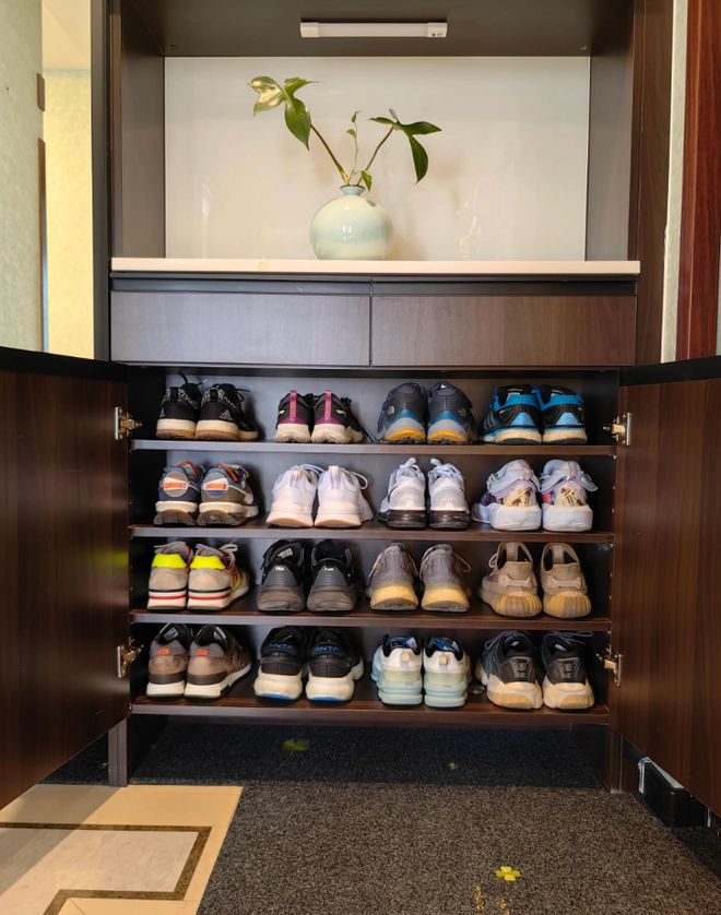 T&ocirc;i từng nghĩ nh&agrave; m&igrave;nh sạch rồi - cho đến khi thấy c&aacute;ch một phụ nữ 60 tuổi dọn nh&agrave;: Sạch đến mức &ldquo;cho&aacute;ng&rdquo;, t&ocirc;i xấu hổ thật sự - Ảnh 3.