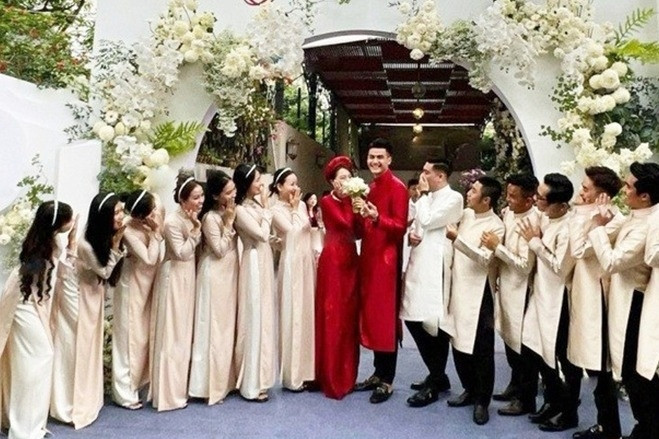 H&ocirc;n lễ b&iacute; ẩn của Vĩnh Thụy v&agrave; c&ocirc; d&acirc;u đại gia: Chuyện chưa từng thấy ở showbiz Việt - Ảnh 1.