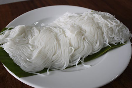 7 tấn c&aacute; khoai chứa formol bị thu giữ: Thực phẩm chứa chất cấm len lỏi v&agrave;o bữa ăn người Việt như thế n&agrave;o? - Ảnh 3.