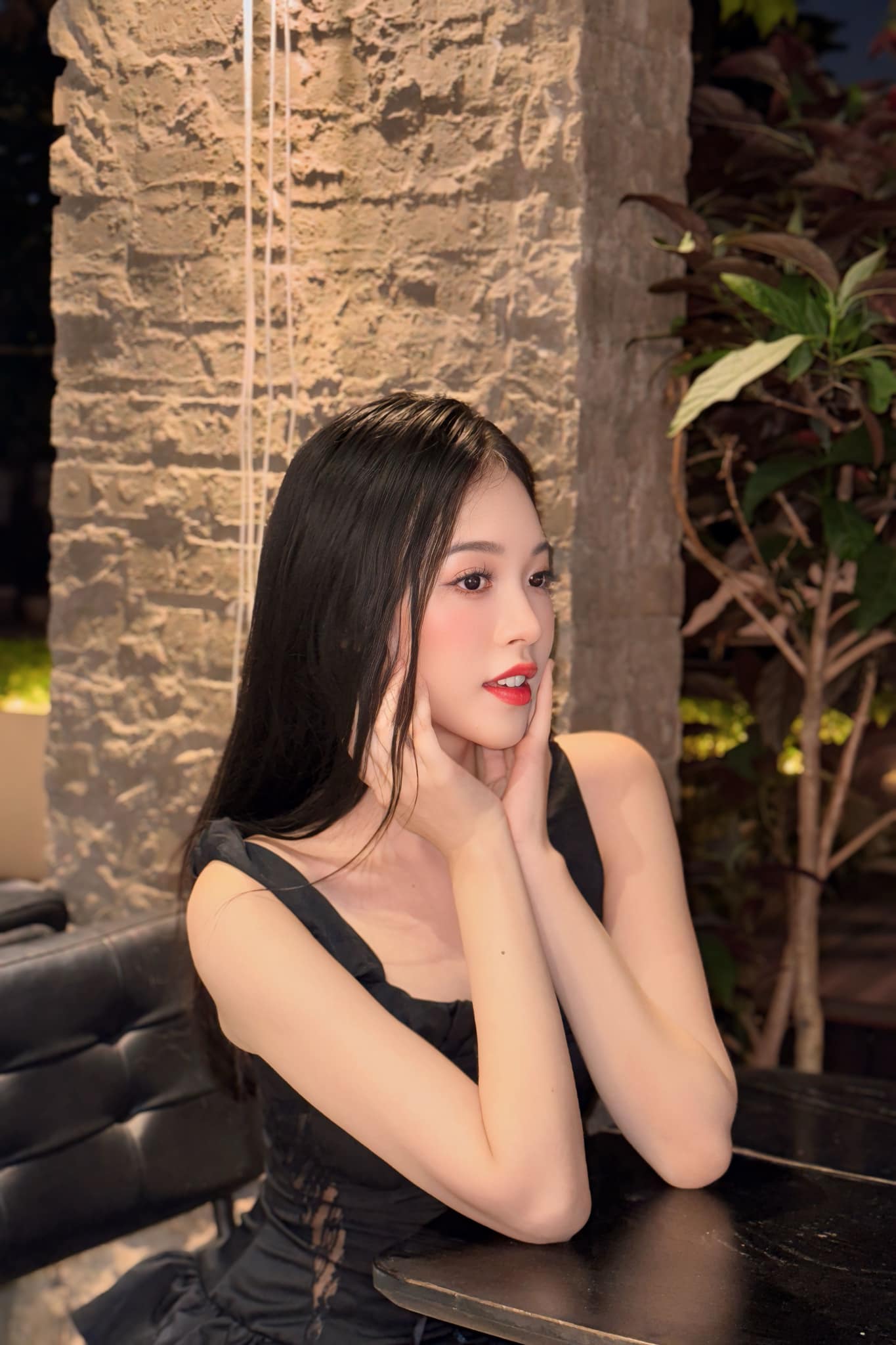 Chuyện lạ g&igrave; đang xảy ra với &Aacute; hậu Trịnh Thuỳ Linh? - Ảnh 6.