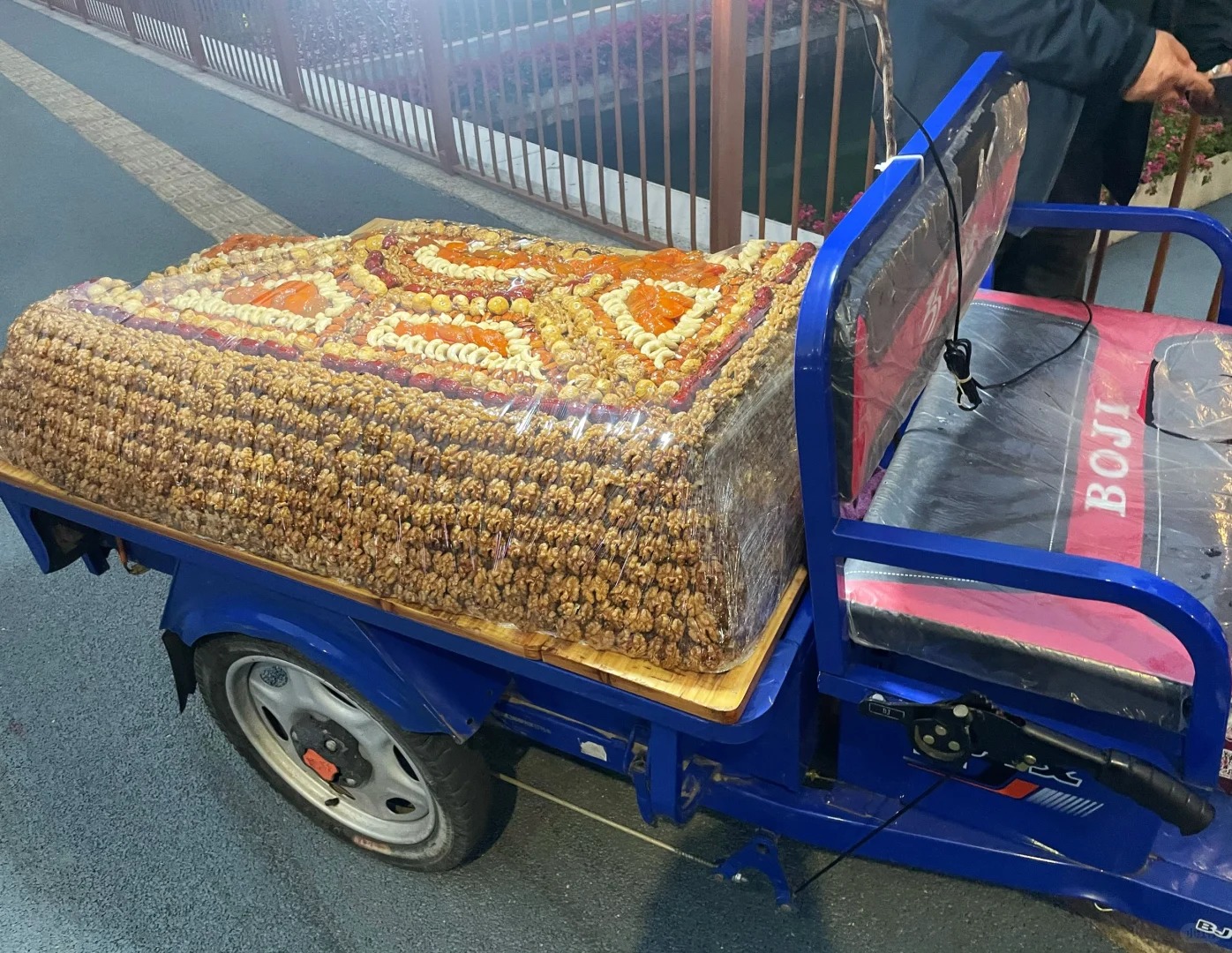 Sự thật về b&aacute;nh cắt T&acirc;n Cương - s&aacute;t thủ v&iacute; tiền khiến du kh&aacute;ch đau v&iacute; - Ảnh 4.