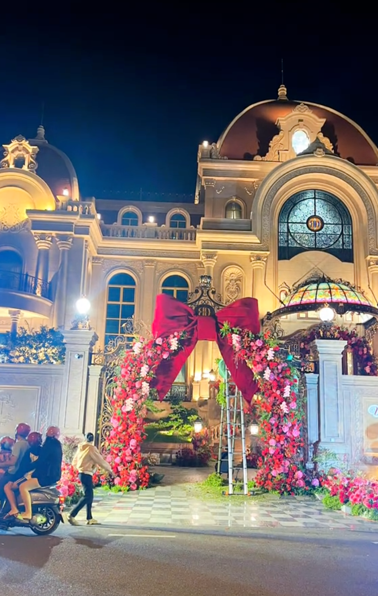 Đ&aacute;m cưới của &aacute;i nữ tập đo&agrave;n lớn ở B&igrave;nh Thuận đang 