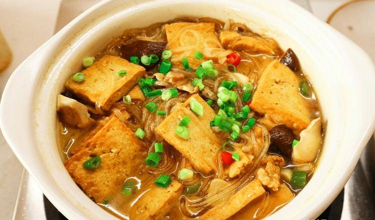 Bữa cơm mùa đông, khuyên bạn nên ăn 4 món 