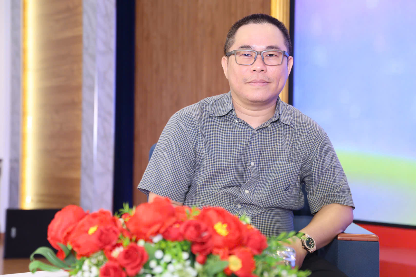 Chuy&ecirc;n gia khuyến c&aacute;o kh&ocirc;ng vay tiền để mua v&agrave;ng trong bối cảnh gi&aacute; tăng cao - Ảnh 1.