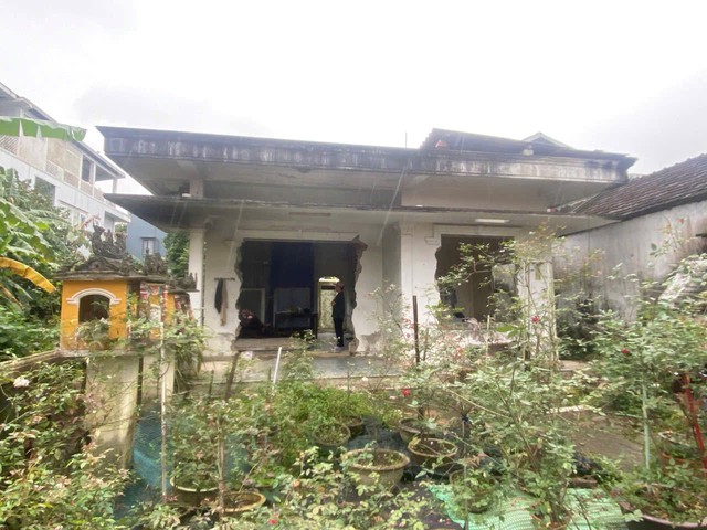 Người đ&agrave;n &ocirc;ng ở Huế bị nh&oacute;m học sinh đ&aacute;nh đập: Ho&agrave;n cảnh đ&aacute;ng thương, vẫn c&ograve;n sợ h&atilde;i - Ảnh 2.