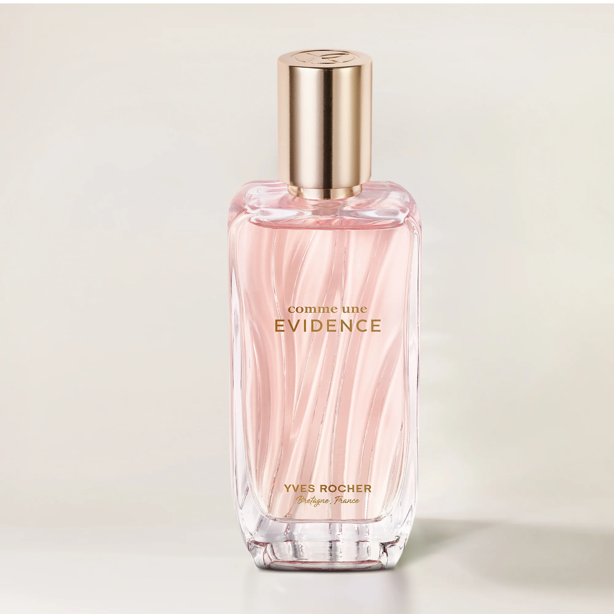 Đ&oacute;n năm mới thật thơm: 5 chai nước hoa dễ d&ugrave;ng, ai ngửi cũng thấy dễ chịu - Ảnh 4.