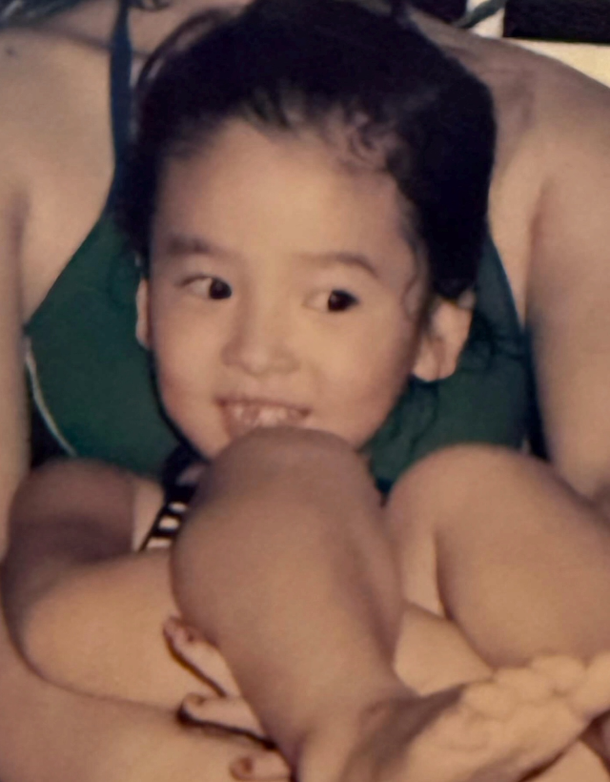 e5elxm0tehkpa26vzdf0261pkci7muwf0cfwzz0n4o4-song-hyekyo-childhood-photos-1766635836249-17666358365601898141643-1766649392511-1766649393671894662091.png