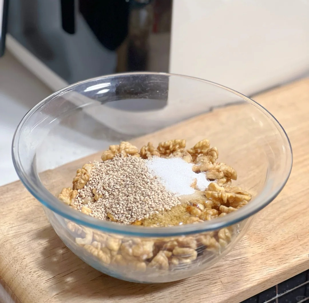 Tự làm óc chó hổ phách giòn tan không cần chiên cho cả nhà cùng mê - Ảnh 5. Tự làm óc chó hổ phách giòn tan không cần chiên cho cả nhà cùng mê - Ảnh 5.