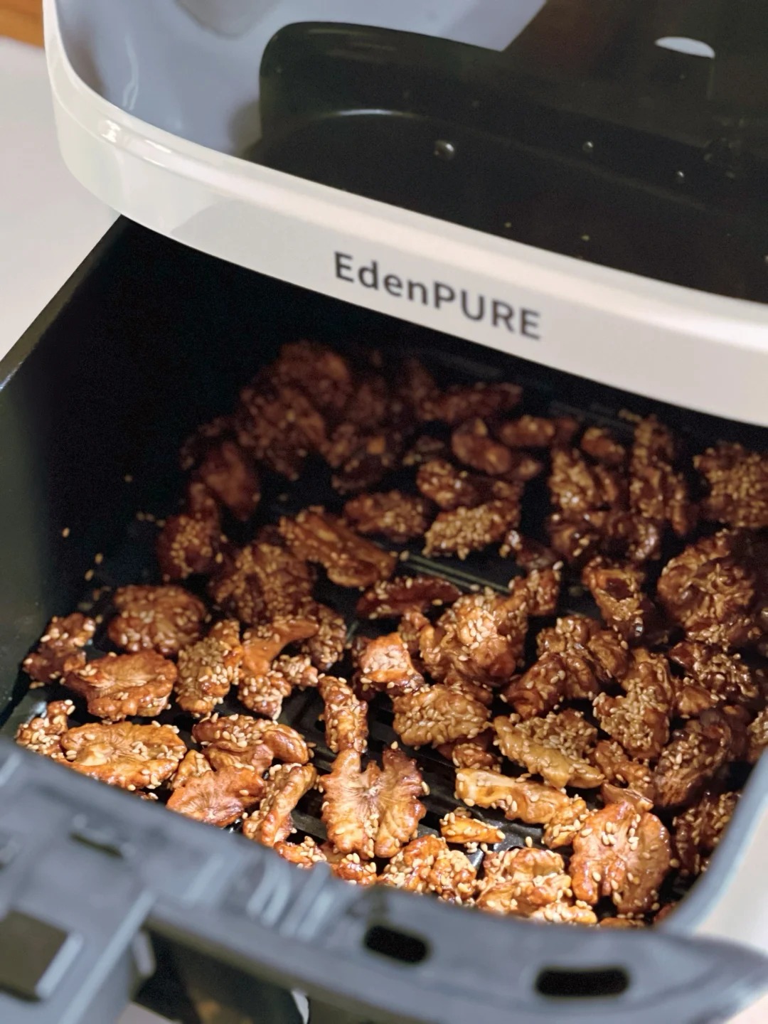 Tự làm óc chó hổ phách giòn tan không cần chiên cho cả nhà cùng mê - Ảnh 7. Tự làm óc chó hổ phách giòn tan không cần chiên cho cả nhà cùng mê - Ảnh 7.