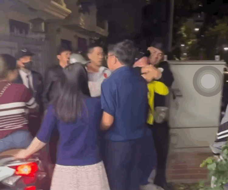 Công an Điều tra vụ bảo vệ chung cư K35 Tân Mai đánh người - Ảnh 1. Công an Điều tra vụ bảo vệ chung cư K35 Tân Mai đánh người - Ảnh 1.