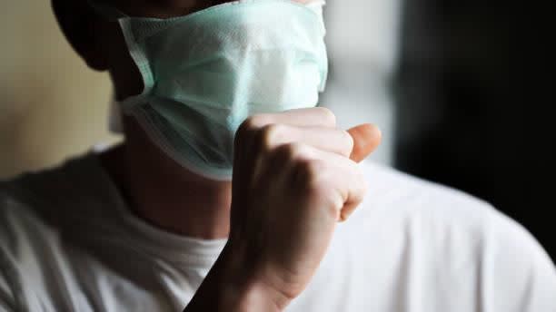 Đau họng tưởng b&igrave;nh thường, người đ&agrave;n &ocirc;ng đi kh&aacute;m th&igrave; ph&aacute;t hiện mắc 4 bệnh ung thư: B&aacute;c sĩ chỉ ra điều nhiều người đang l&agrave;m sai - Ảnh 3.