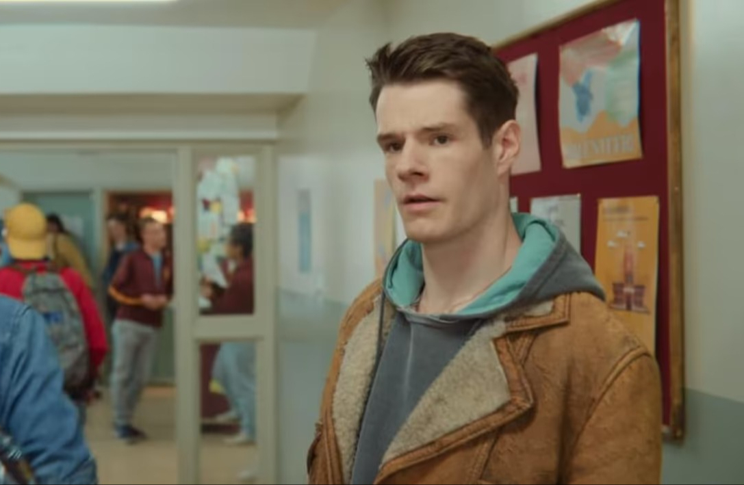 Xem phim Sex Education, người l&agrave;m cha mẹ ai cũng n&ecirc;n nh&igrave;n lại ch&iacute;nh m&igrave;nh để biết v&igrave; sao con hư, con nổi loạn- Ảnh 1.