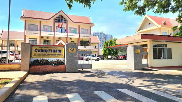 H&agrave;ng ng&agrave;n gi&aacute;o vi&ecirc;n bị nợ tiền dạy th&ecirc;m giờ trong nhiều năm - Ảnh 1.