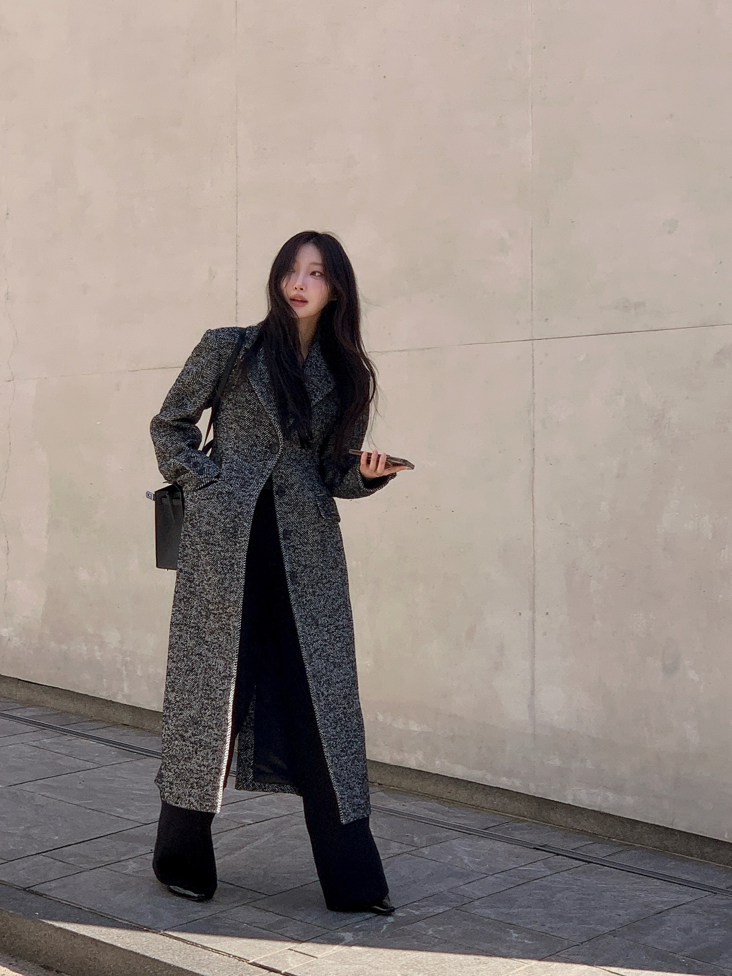 5 Combo áo và quần dài sành điệu cho nàng phối đồ không váy - Ảnh 2. 5 Combo áo và quần dài sành điệu cho nàng phối đồ không váy - Ảnh 2.