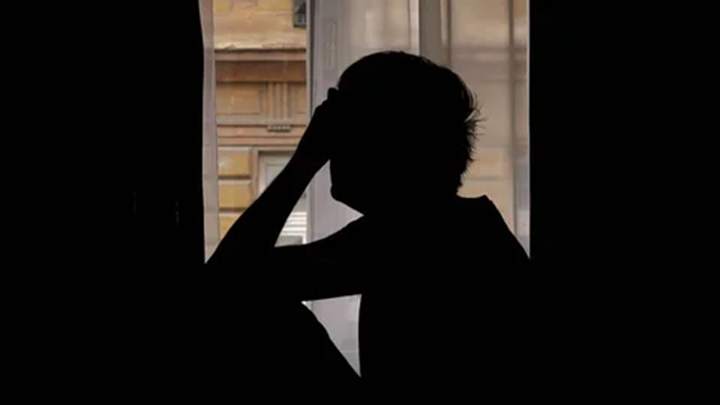 Người đ&agrave;n &ocirc;ng phải cắt bỏ 1 phần 