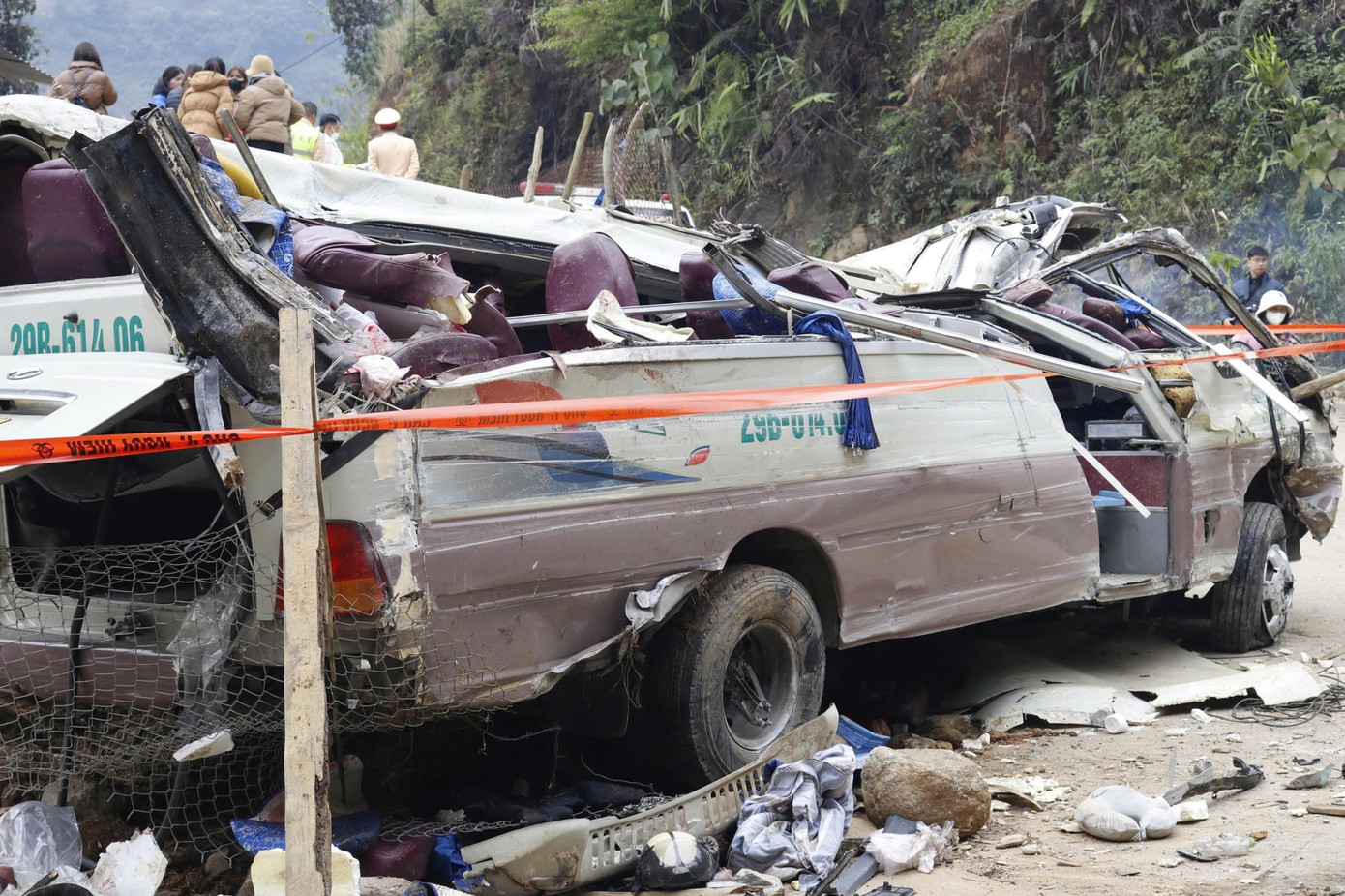 Vụ lật xe từ thiện tại L&agrave;o Cai: Dữ liệu camera h&agrave;nh tr&igrave;nh đầy đủ phục vụ điều tra - Ảnh 2.